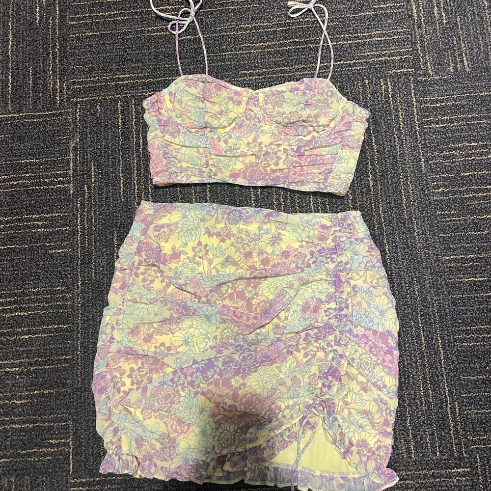 WHITE FOX floral skirt set
